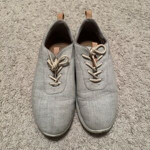 TOMS Sneakers